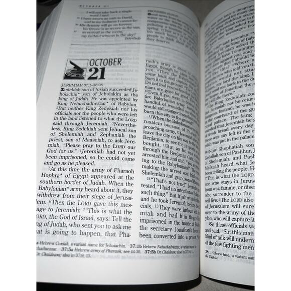 The One Year Bible Fifteenth Anniversary Edition NLT By Tyndale - Picture 10 of 11